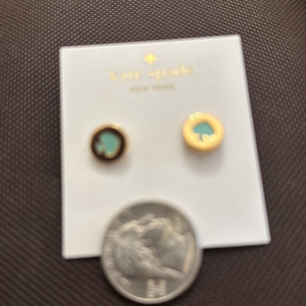 Stud earrings - Picture 2 of 3